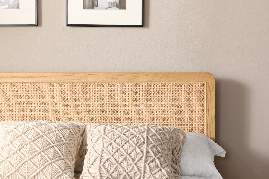 Ezra 4ft6 Rattan Bedframe - Oak - Image 4