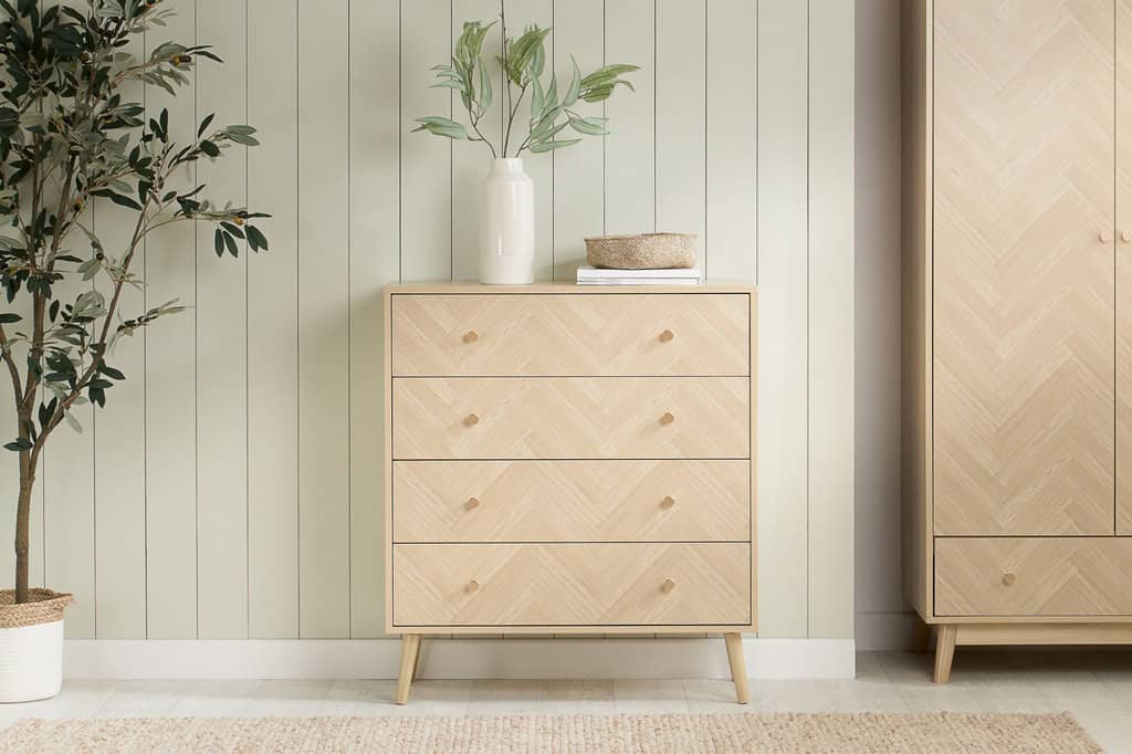 Herringford 4 Drawer Chest - Oak - Image 5