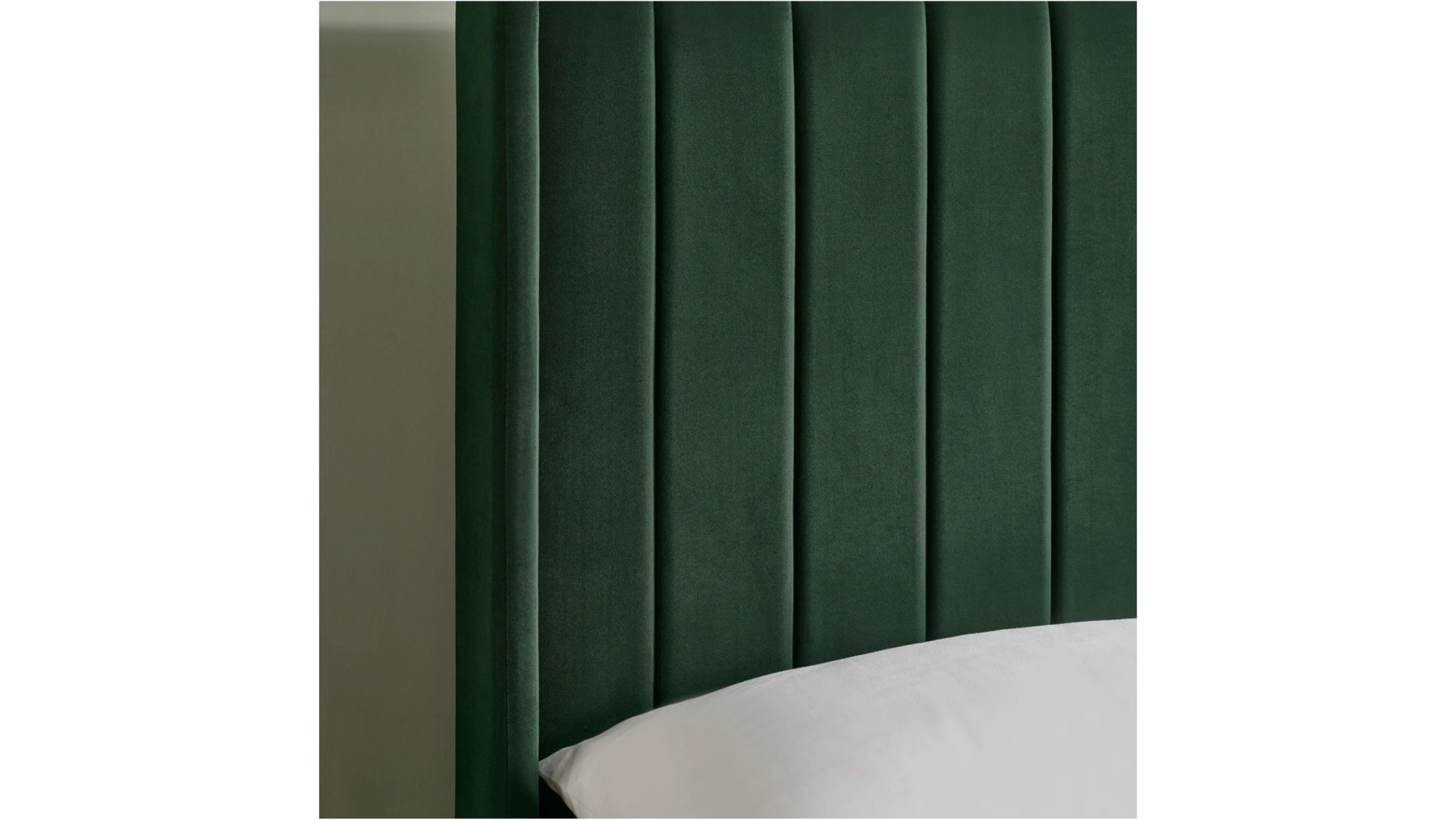 Leigha 4ft6 Bedframe - Green Velvet - Image 3