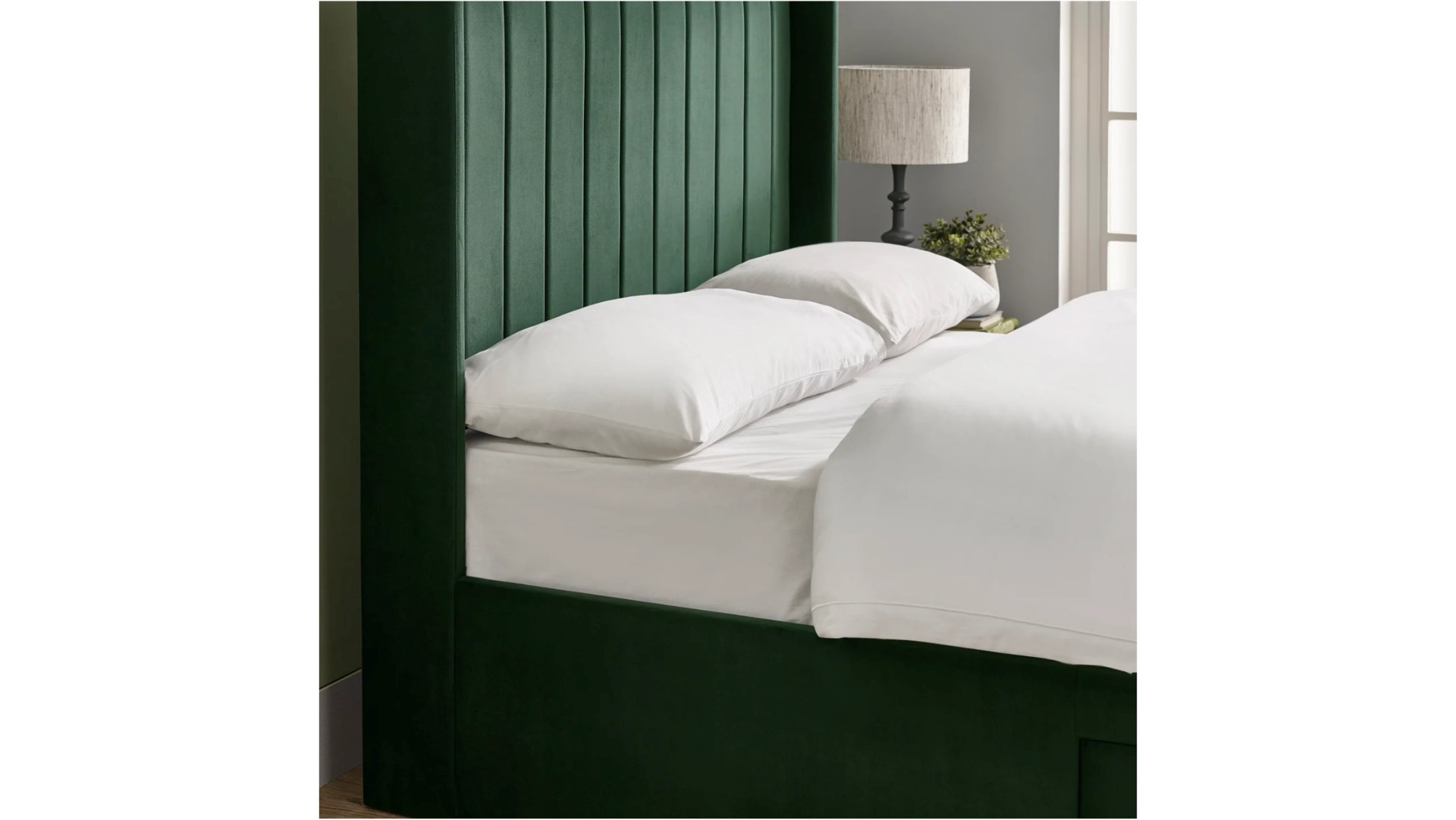 Leigha 4ft6 Bedframe - Green Velvet - Image 4