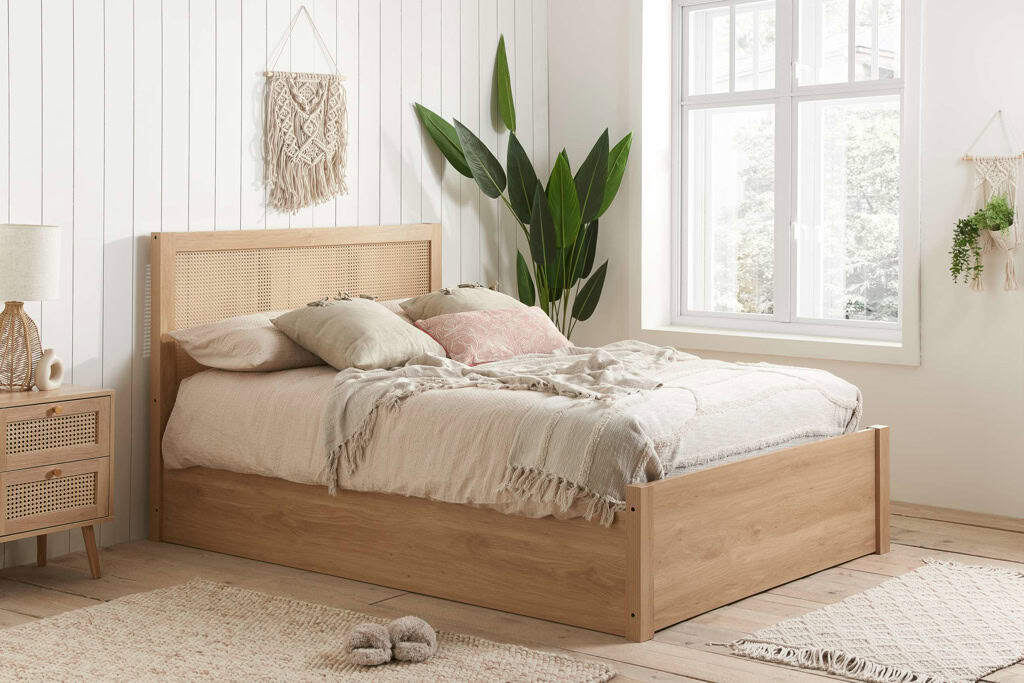 Croxley 4ft6 Rattan Ottoman Bedframe - Oak - Image 2