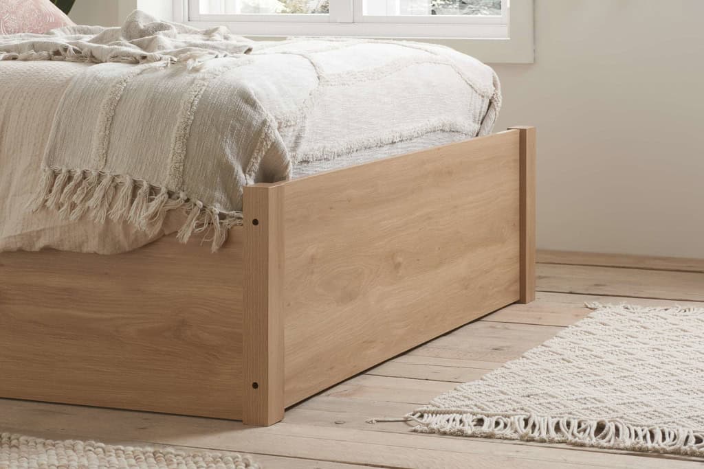 Croxley 4ft6 Rattan Ottoman Bedframe - Oak - Image 4