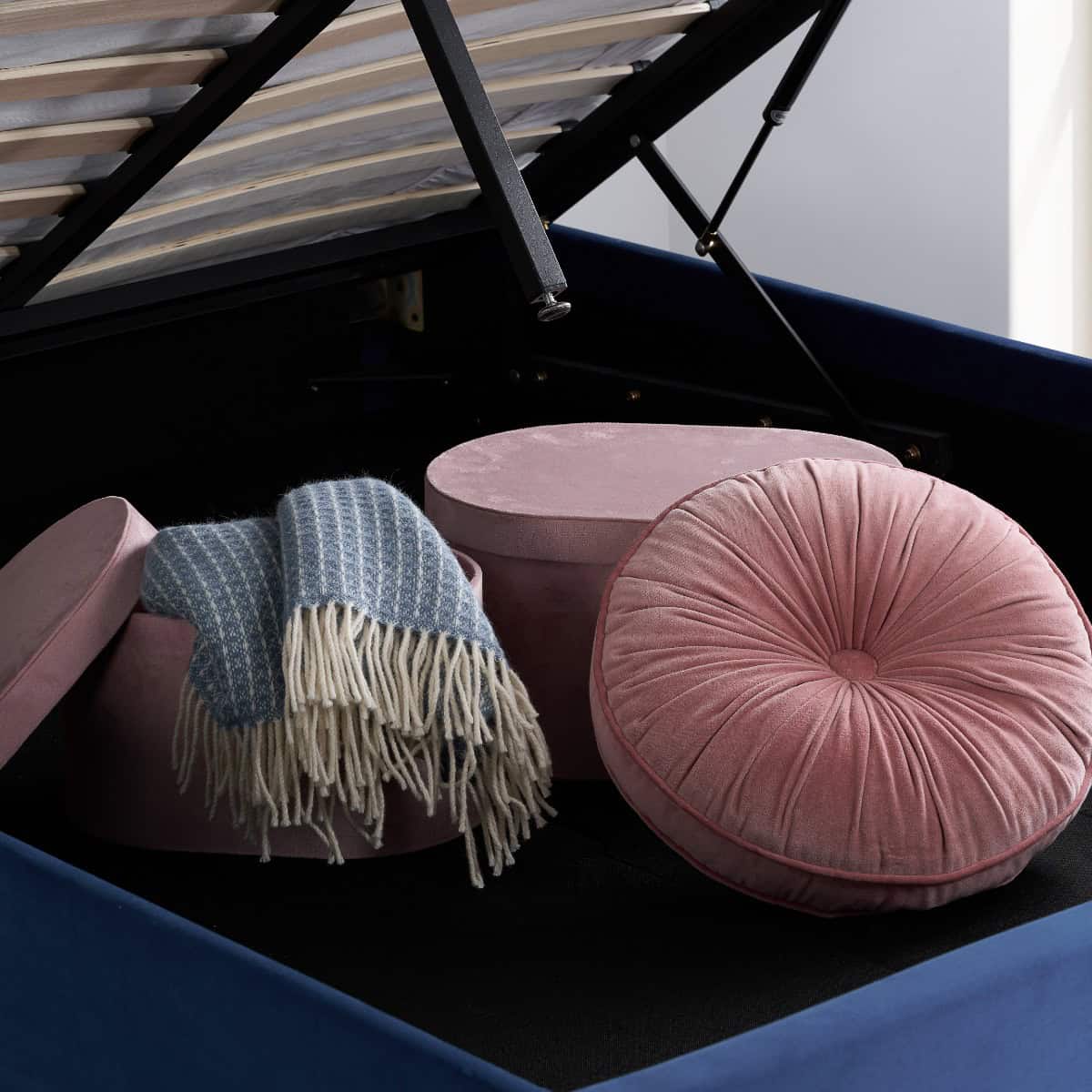 Loxley 5ft Ottoman Bedframe - Blue Velvet - Image 7