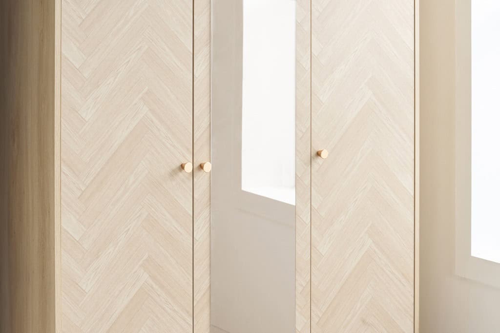 Herringford 3 Door Wardrobe with Mirror - Oak - Image 7