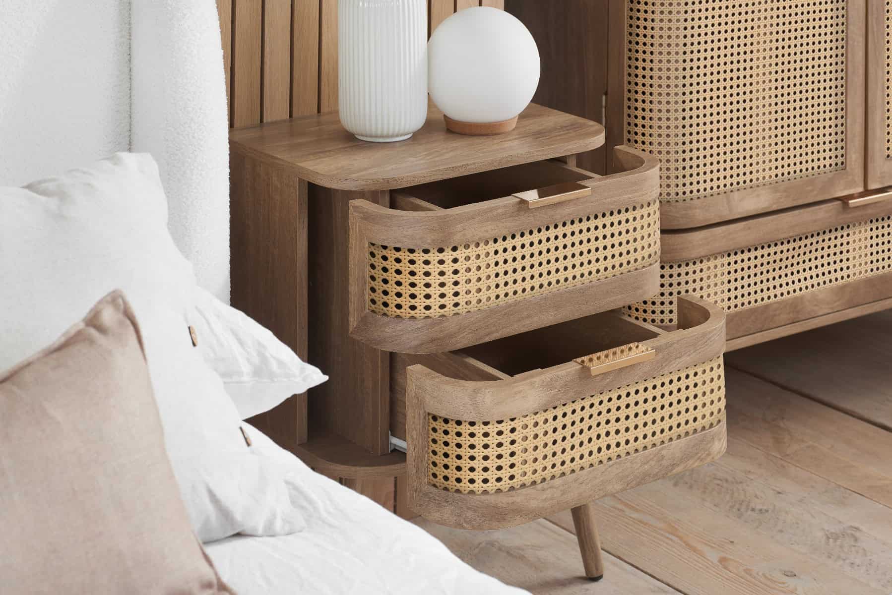 Noah 2 Drawer Bedside - Oak - Image 4