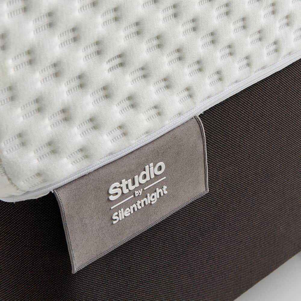 Studio By Silentnight 4ft6 Medium Mattress - Image 5