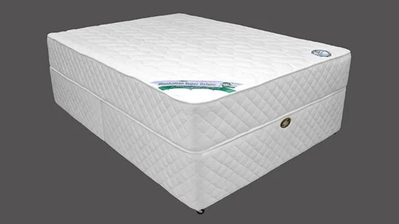 Dreamworld 4ft Manhattan Divan Bed - 4 Drawer - Image 2