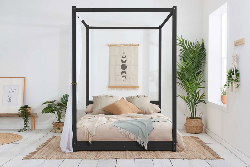 Darwin 4ft6 Four Poster Bedframe - Black - Image 2