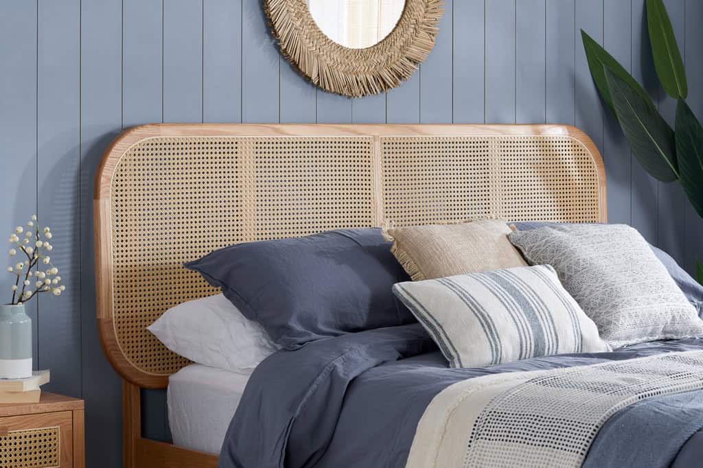 Elina 5ft Rattan Bedframe - Oak - Image 2