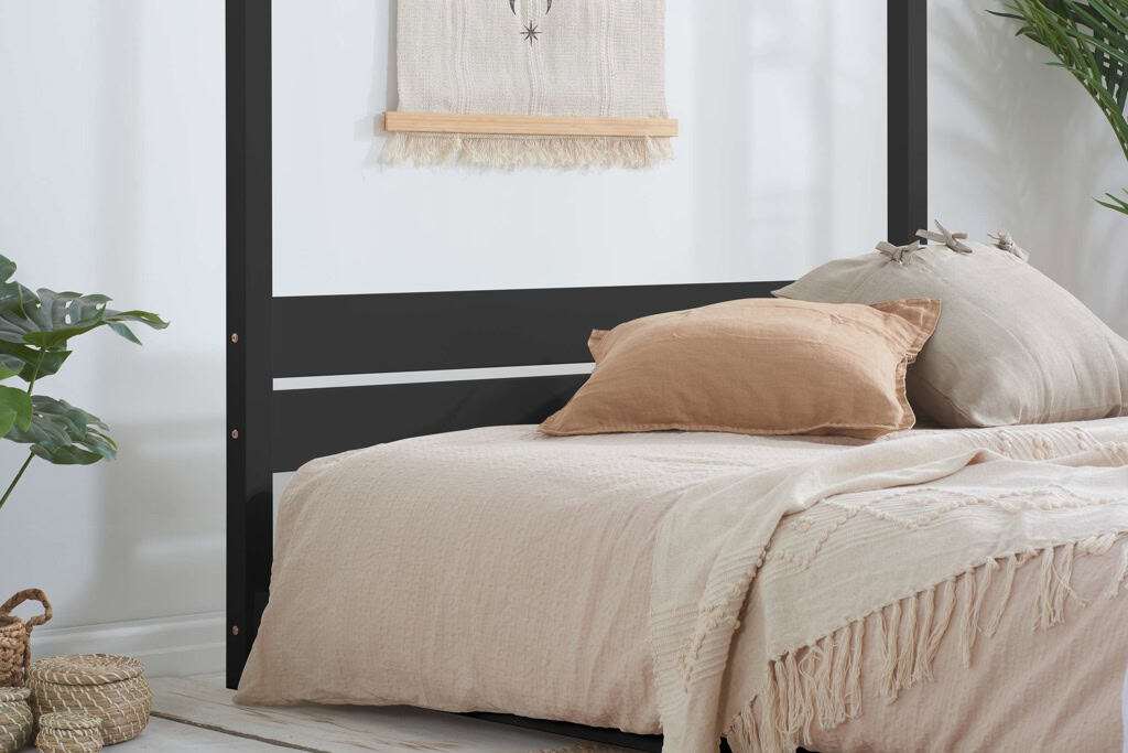 Darwin 5ft Four Poster Bedframe - Black - Image 3