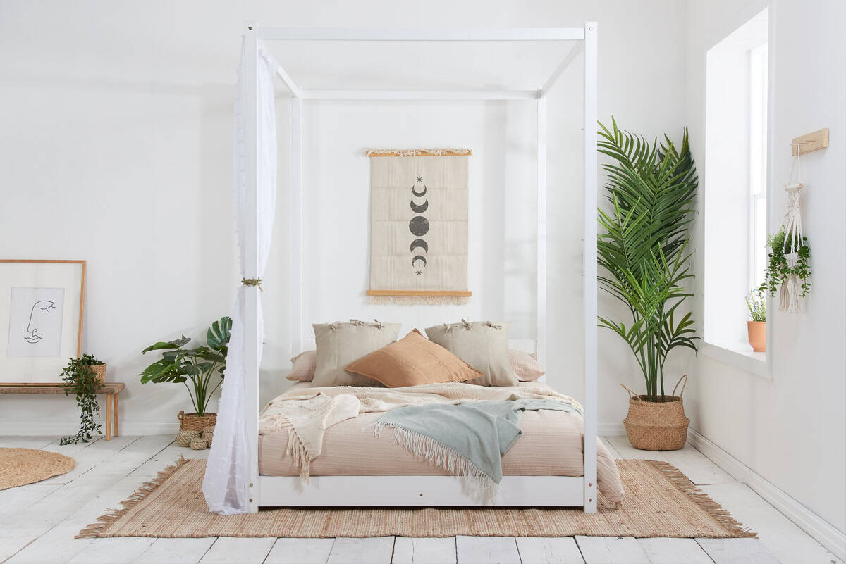 Darwin 4ft6 Four Poster Bedframe - White - Image 2