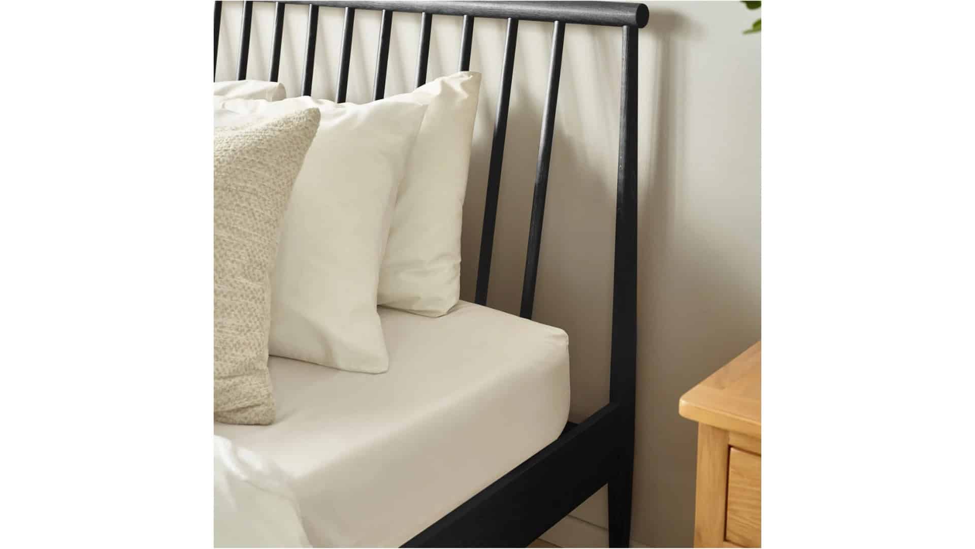 Bellarose 4ft6 Bedframe - Black - Image 2