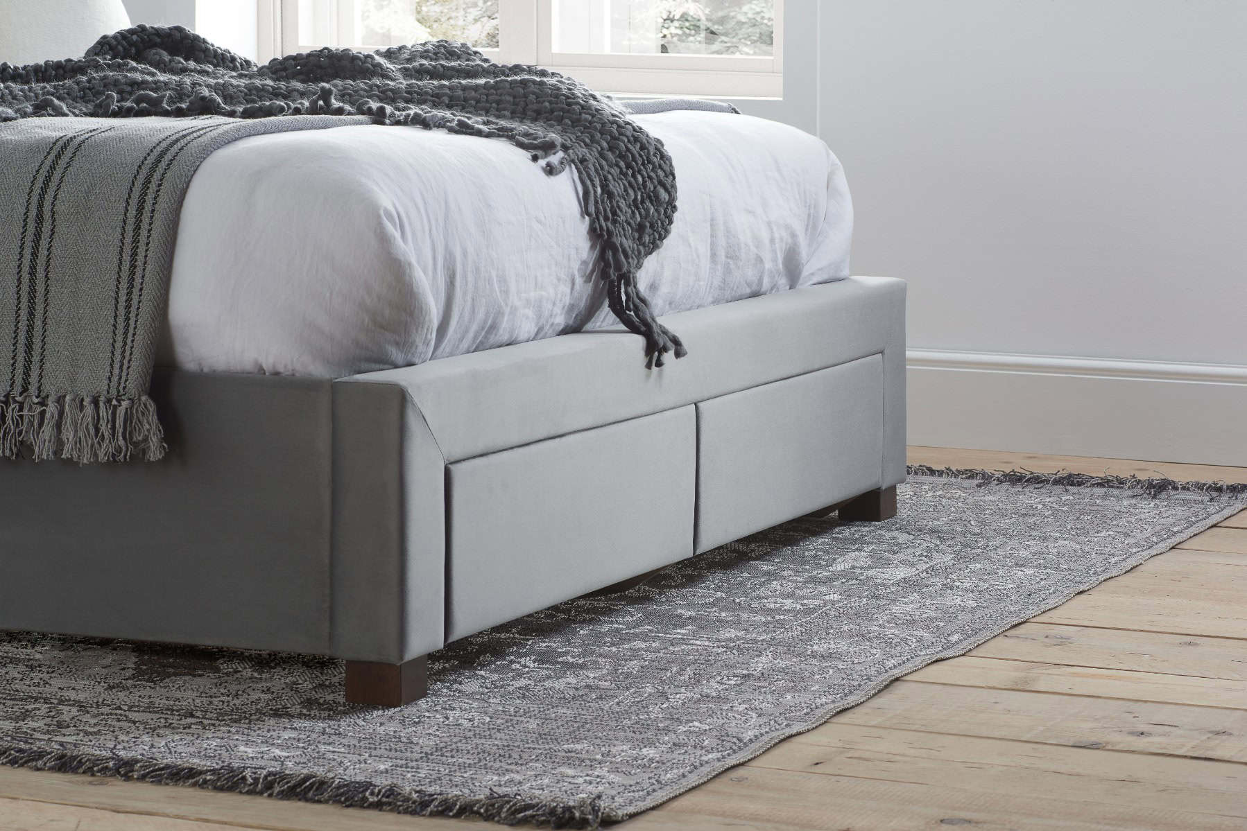 Hope 4ft6 Bed - Grey Velvet - Image 3