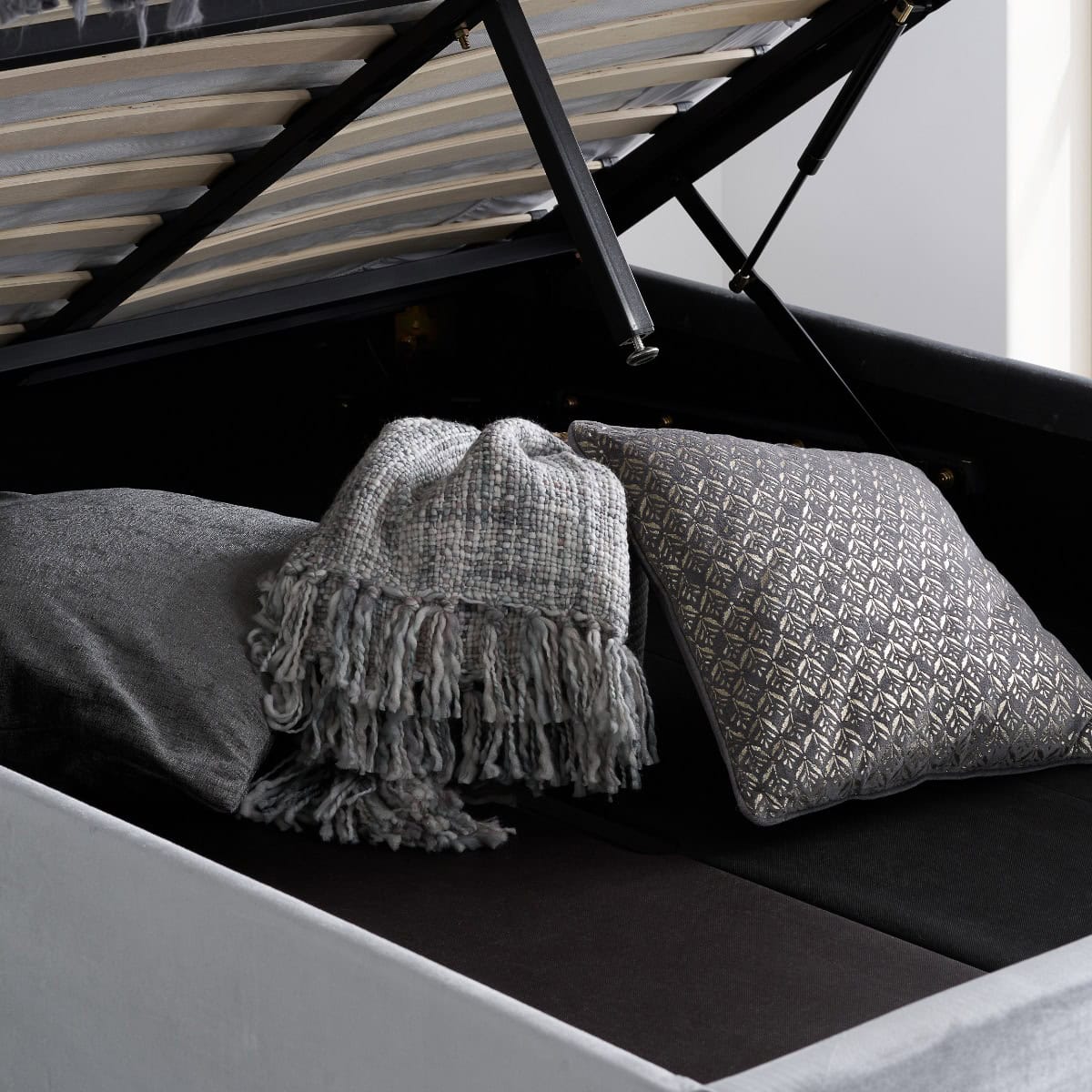 Loxley 5ft Ottoman Bedframe - Grey Velvet - Image 8