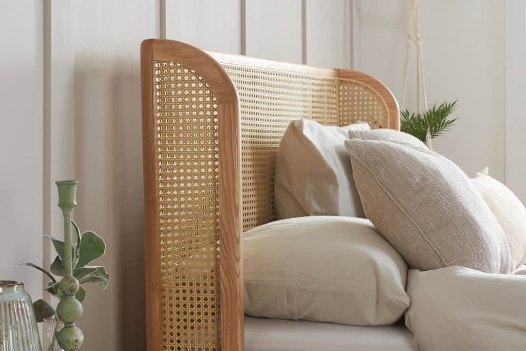Astrid 4ft6 Rattan Bedframe - Oak - Image 5
