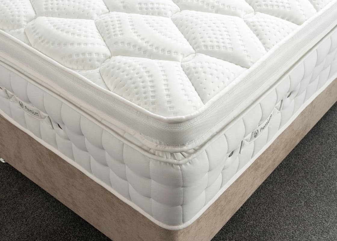 4ft6 Crest Latex 2000 4 Drawer Divan Bed - Image 4