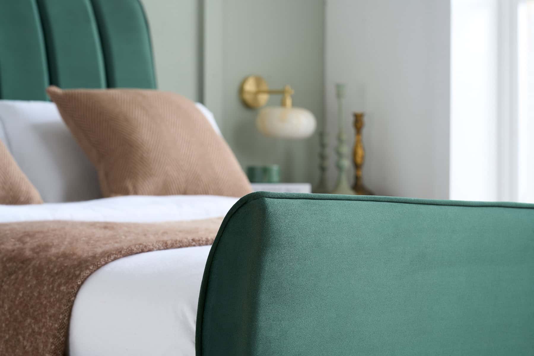 Clover 4ft6 Bed - Green Velvet - Image 7