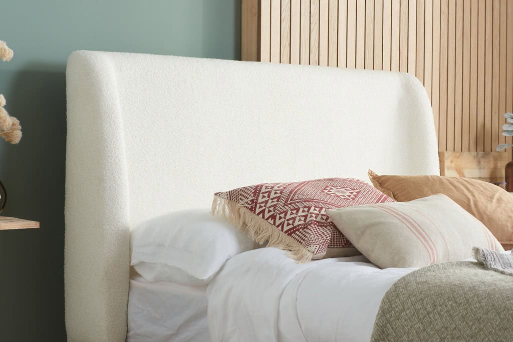 Halfden 4ft6 Ottoman Bedframe - White - Image 4