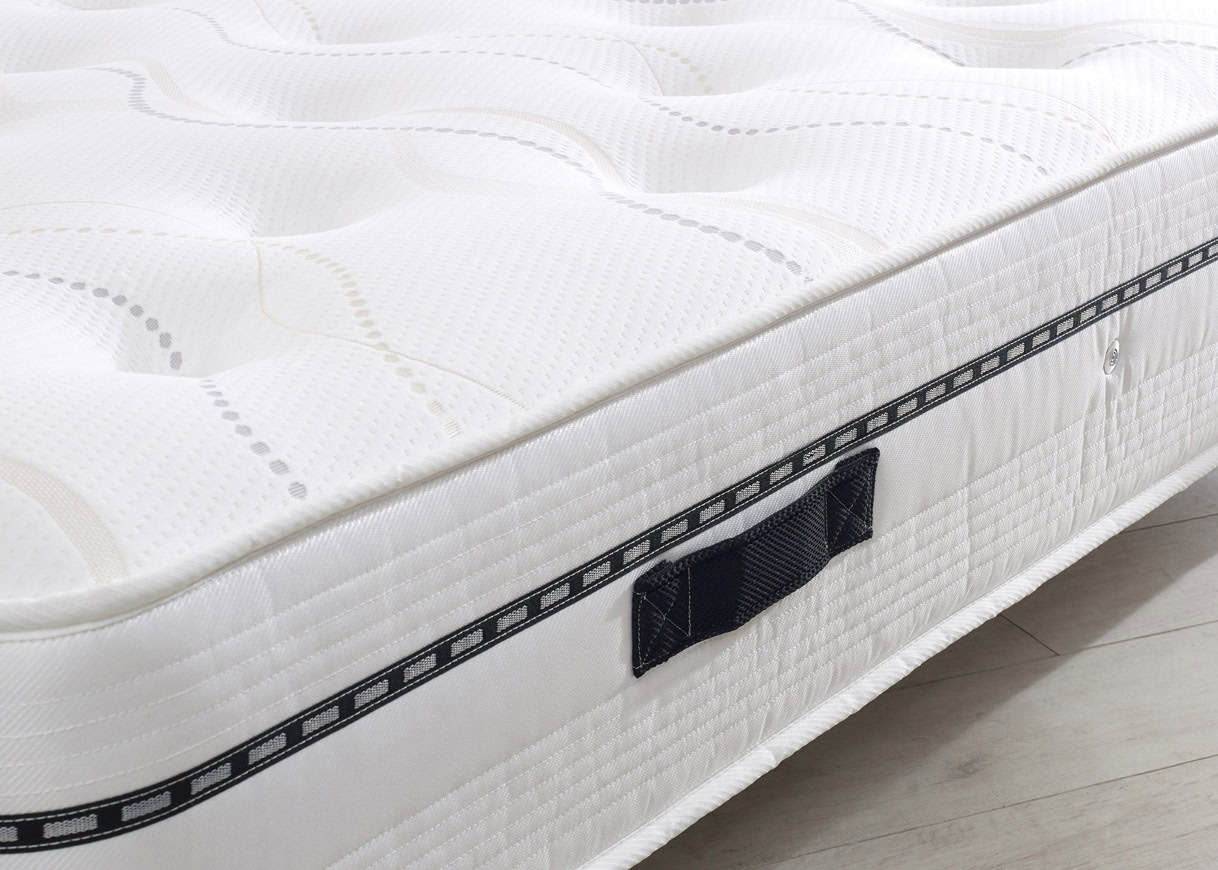 Edgar & Jones 4ft6 Kensington 3300 Pocket Mattress - Image 3