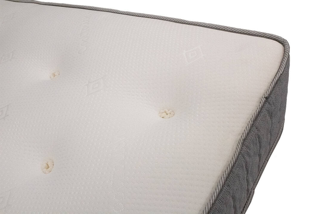 Memory Deluxe 3ft Mattress with FREE Pillow worth €30 - Image 3